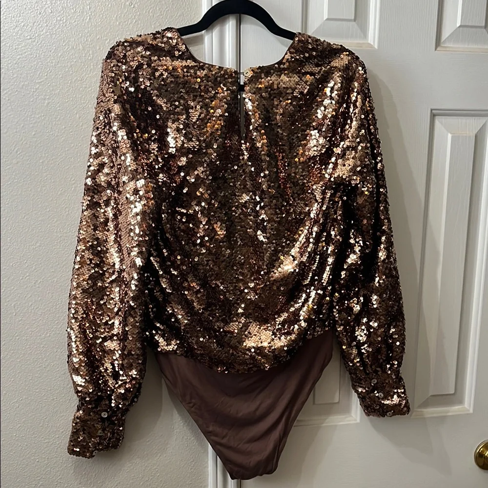 Sequin V-Neck Bodysuit - Picture 2 of 4
